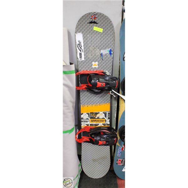 JEENYUS SNOW BOARD WITH RED & BLACK