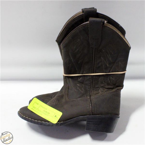 SIZE 12 KIDS COWBOY BOOTS-ESTATE