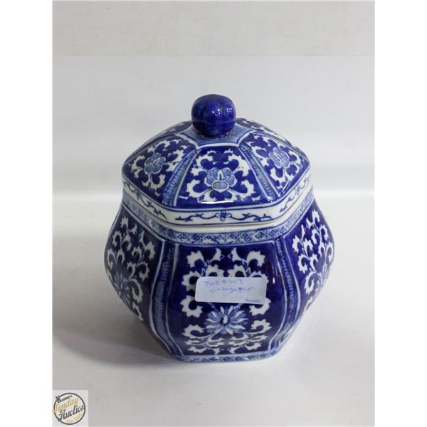 VINTAGE BLUE & WHITE HEXAGONAL CANOTON P
