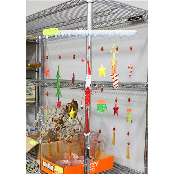 ESTATE CHRISTMAS HANGING DECOR