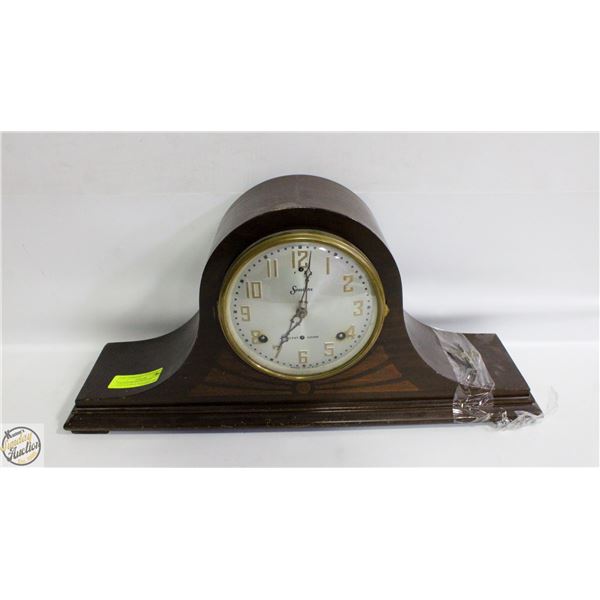 VINTAGE GRUEN SWINGING PENDULAUM QUARTZ DECO