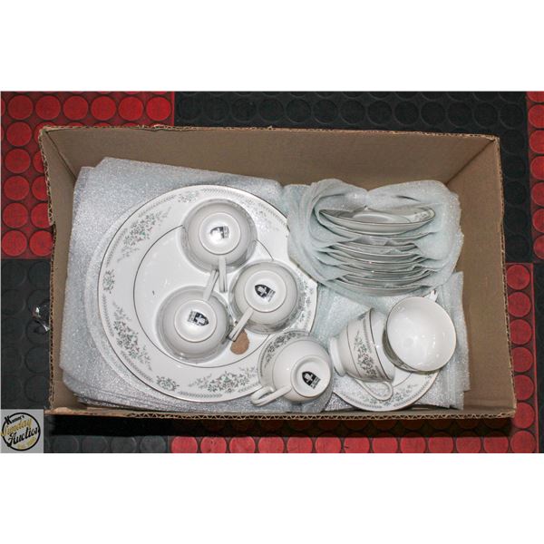 VINTAGE ROBIN FINE CHINA BLUE FLORAL PLATINUM TRIM