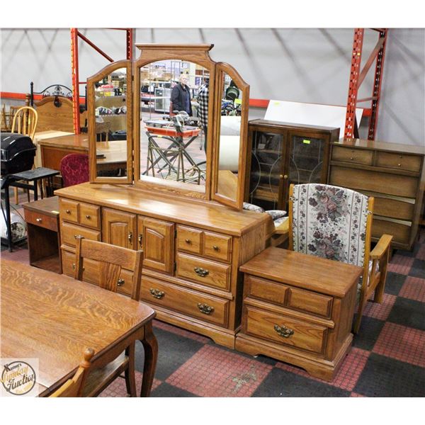 WOOD DRESSER WITH MIRROR 5' X 1.5' MIRROR 4'X3.5'