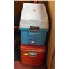 Image 1 : LOT OF 2 VINTAGE COOLERS