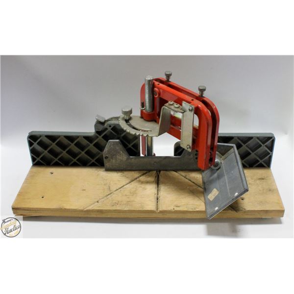 VINTAGE CRAFTSMAN MITER BOX 881.3632