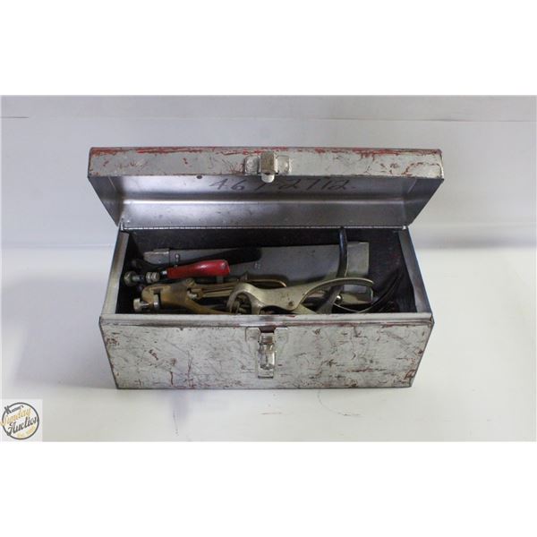 TOOLBOX OF VINTAGE SAW VISES AND SAW SETS