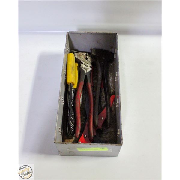 LOT OF VARIOUS VINTAGE ELECTRICAL CRIMPERS