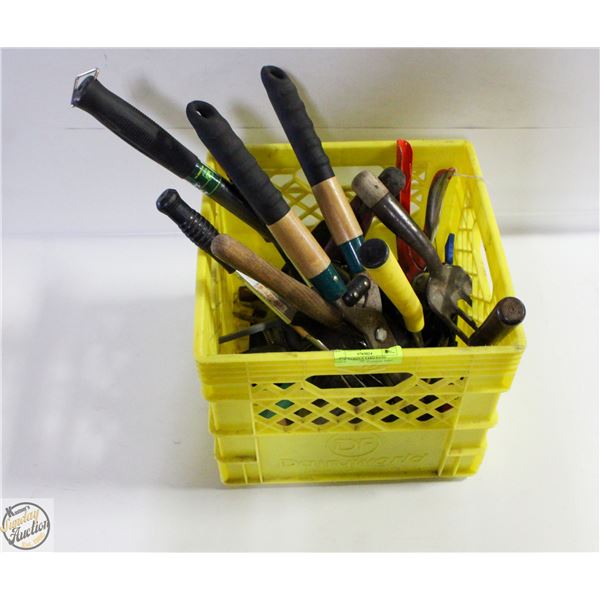 LOT OF VARIOUS YARD HAND TOOLS