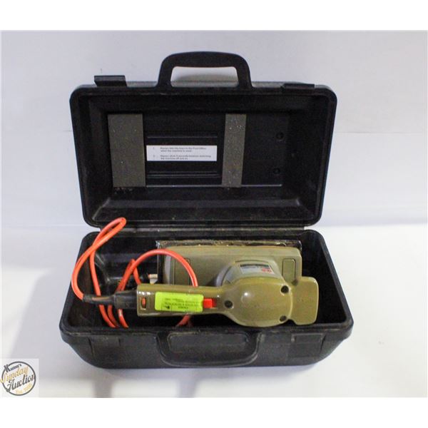 VINTAGE BLACK & DECKER DUAL ACTION SANDER MODEL