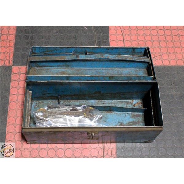 TOOLBOX FILLED VARIOUS COMBINATION WRENCHES