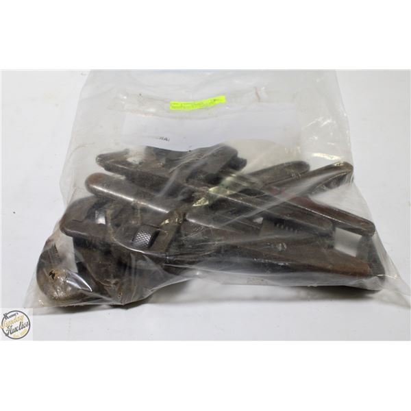 ESTATE LOT OF VARIOUS MED HEAVY DUTY PIPE WRENCHES