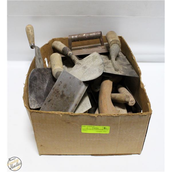 ESTATE LOT OF VARIOUS DRYWALL TOOLS