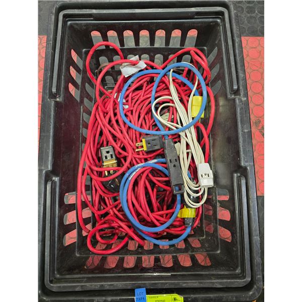 LOT OF VARIOUS EXTENTION CORDS