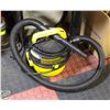 Image 1 : SMALL STANLEY SHOP VAC