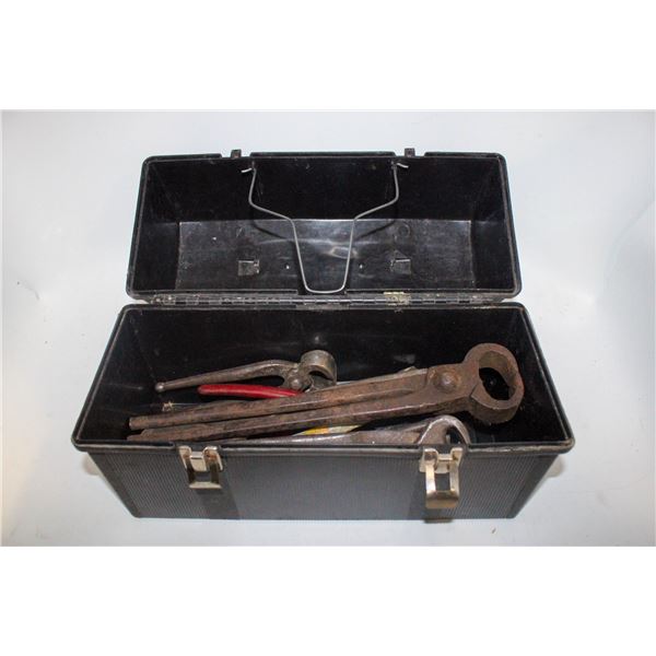 ESTATE TOOL BOX OF VARIOUS FORGING TONGS