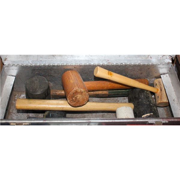 ESTATE TOOLBOX OF VARIOUS MALLETS