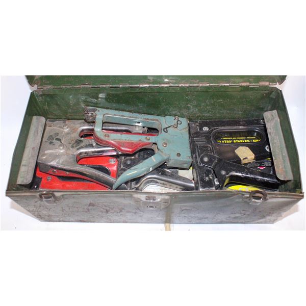 LOT OF VARIOUS STAPLE GUNS IN METAL CASE