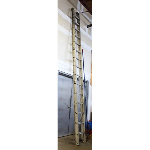 30FT ALUMINUM EXTENSION LADDER