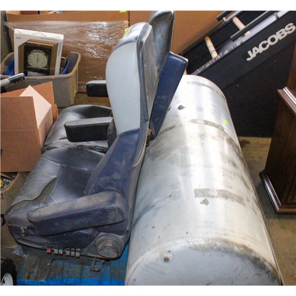 PALLET SEMI TRUCK PARTS - 2 USED AIR