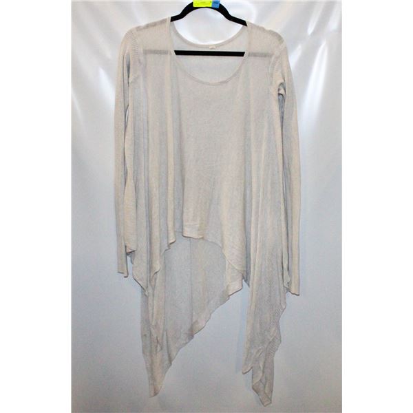 LULULEMON LADIES SIZE 10 CASHMERE