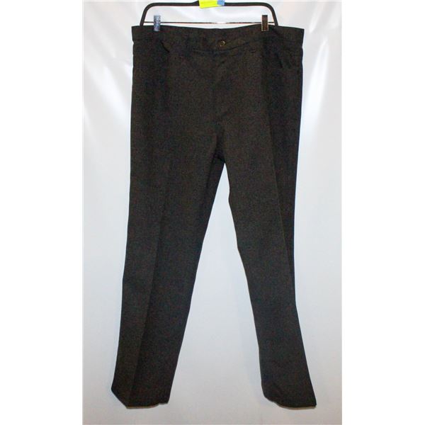 MENS WRANGLER 38 X 30 PANTS