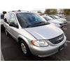 Image 2 : 2002 Chrysler Town and Country