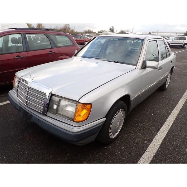 1990 Mercedes-Benz 300D