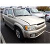 Image 2 : 2001 Infiniti QX4