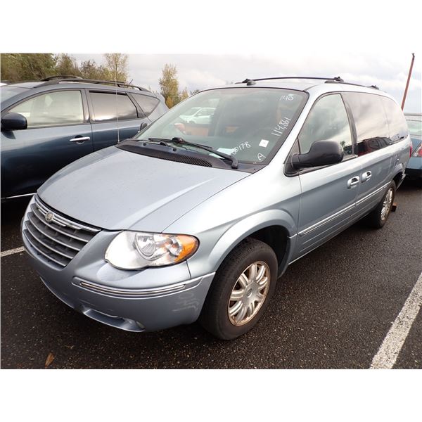 2005 Chrysler Town and Country