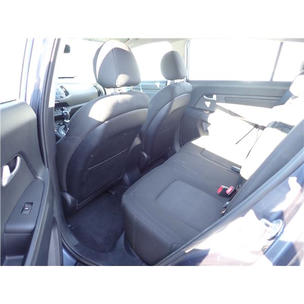 Vehicle photo 6