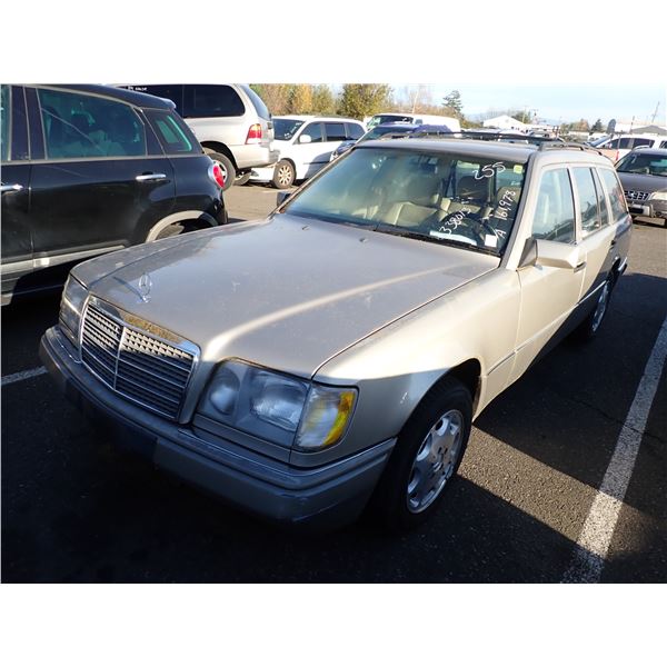 1995 Mercedes-Benz E320