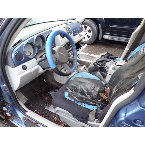 Vehicle photo 5