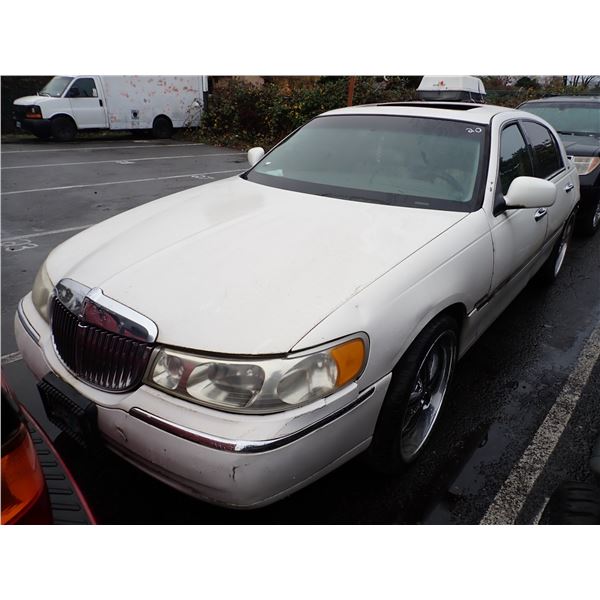1999 Lincoln Town Car
