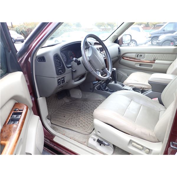 Vehicle photo 5