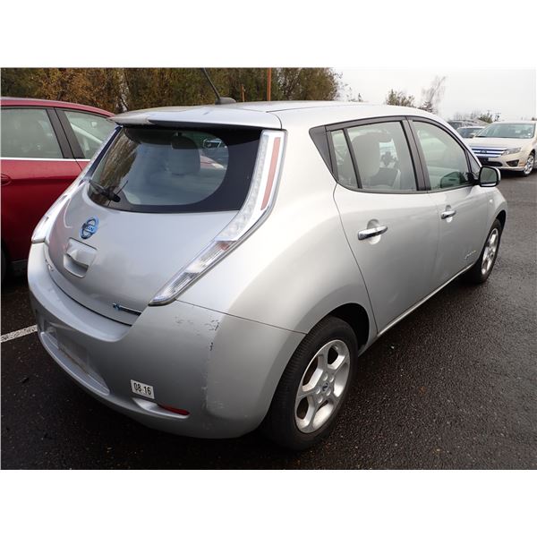 Vehicle photo 3