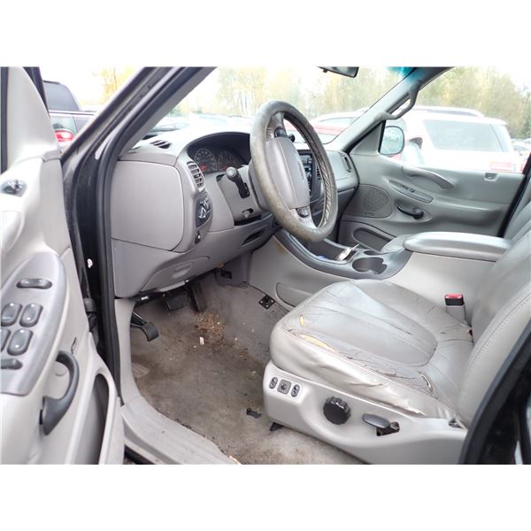 Vehicle photo 5