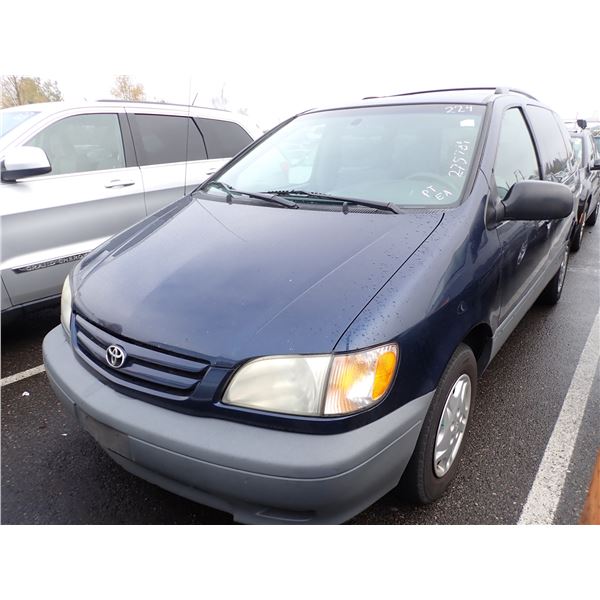 2003 Toyota Sienna