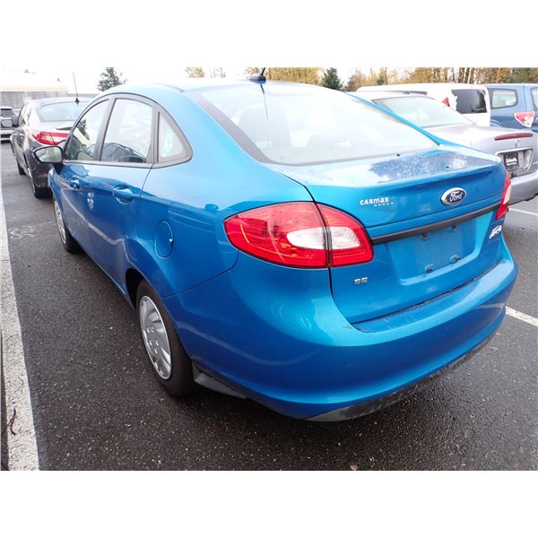 Vehicle photo 4