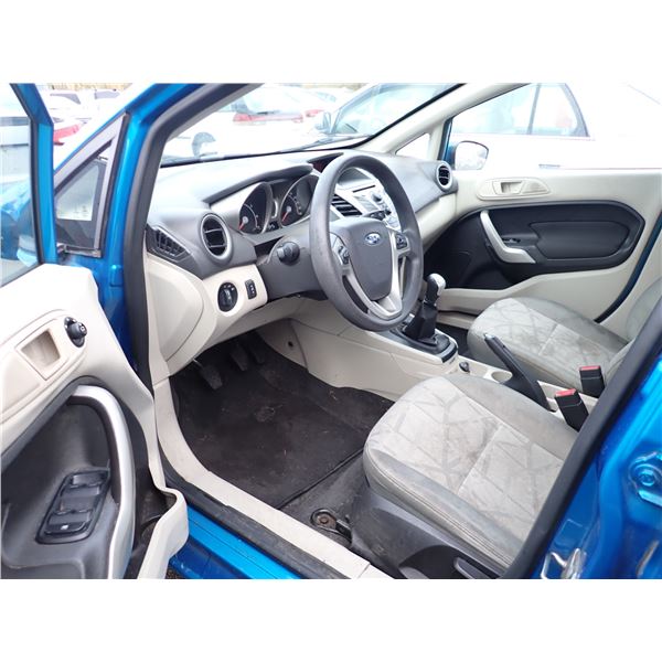 Vehicle photo 5