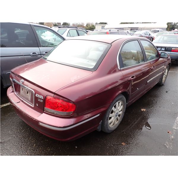 Vehicle photo 3