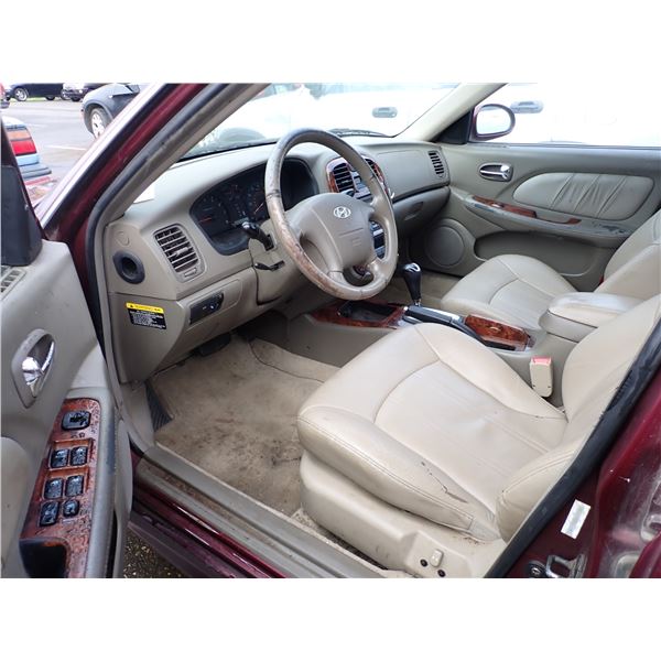 Vehicle photo 5