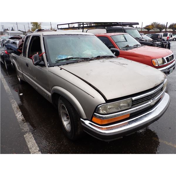Vehicle photo 2