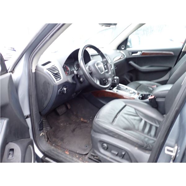 Vehicle photo 5