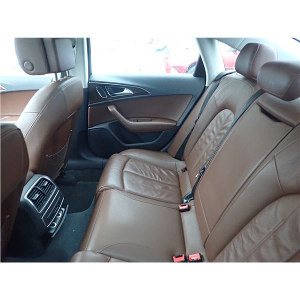 Vehicle photo 6