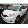 Image 1 : 2013 Toyota Sienna