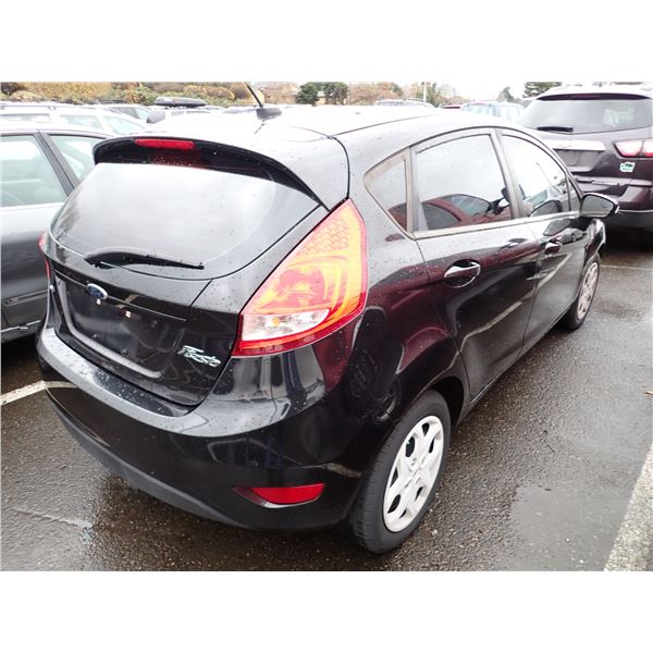 Vehicle photo 3