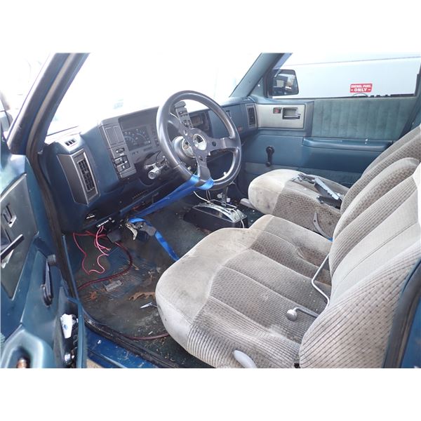 Vehicle photo 5