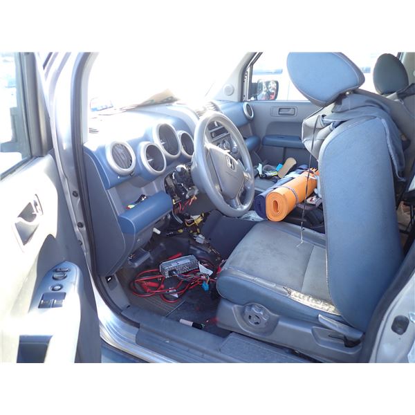 Vehicle photo 5