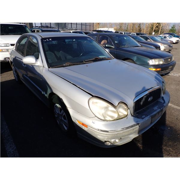 Vehicle photo 2
