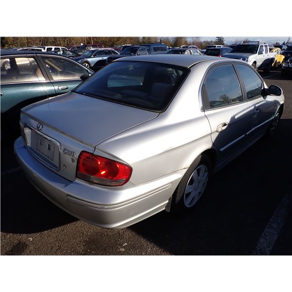 Vehicle photo 3
